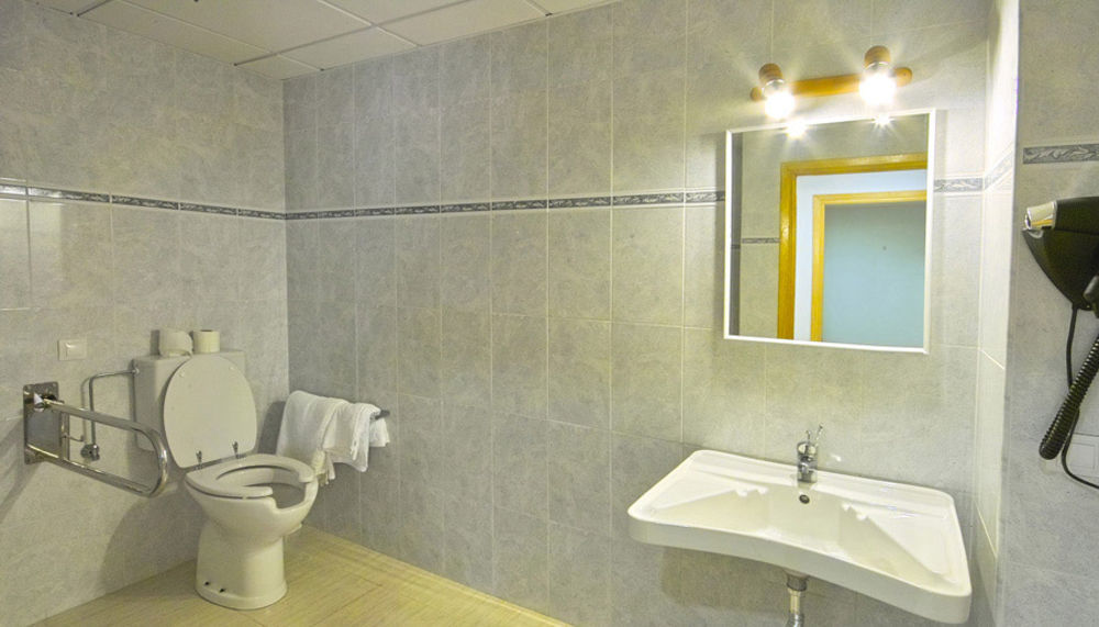 Apartamentos Bahia De San Antonio ภายนอก รูปภาพ